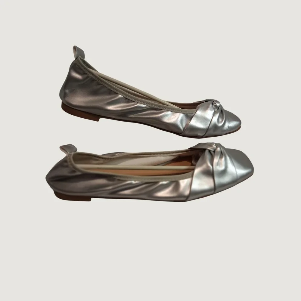 N/A metallic silver